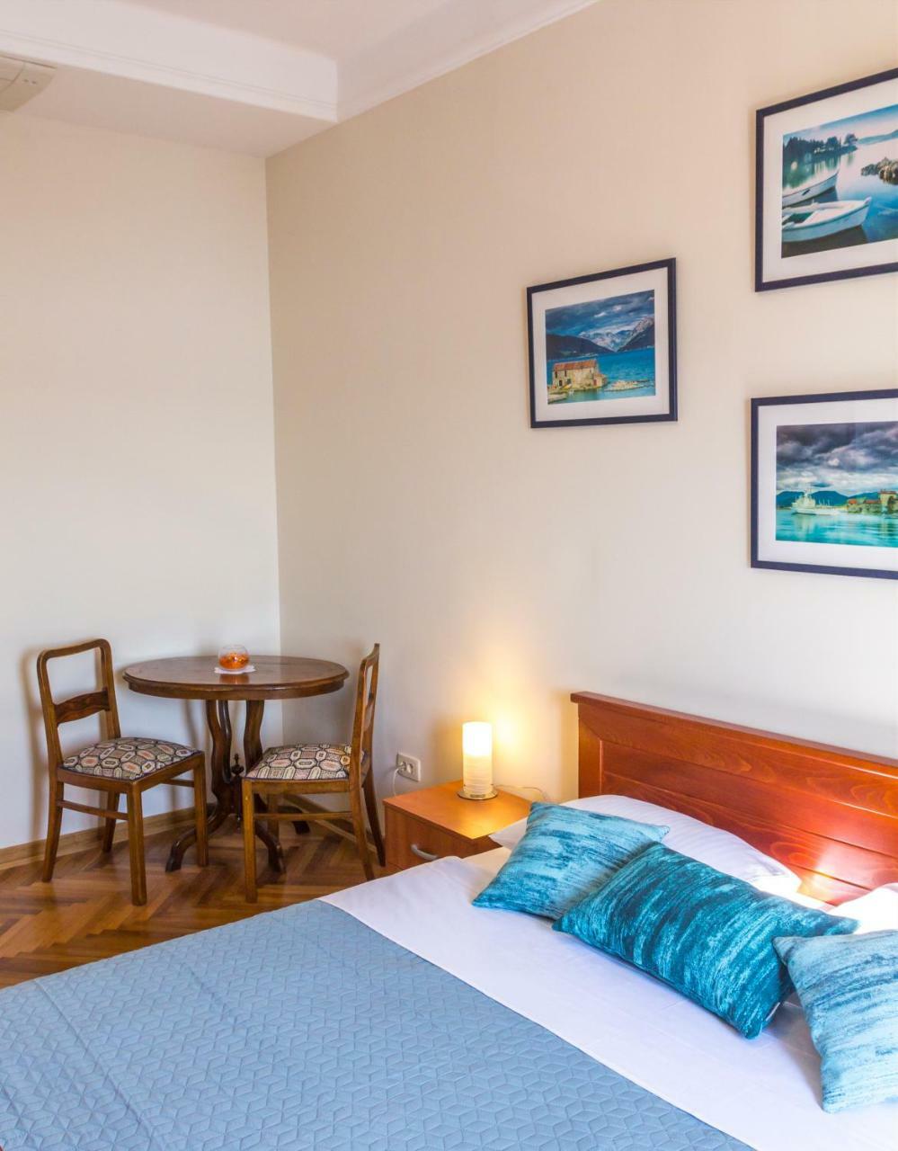 Apartman Natalia Tivat Exteriör bild