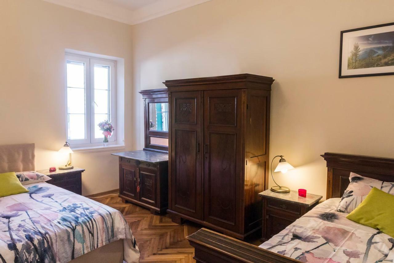 Apartman Natalia Tivat Exteriör bild