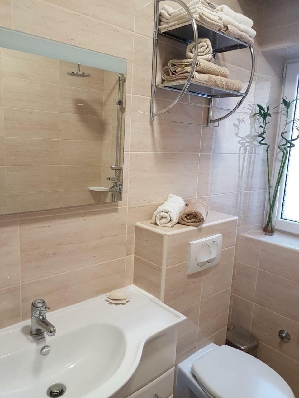 Apartman Natalia Tivat Exteriör bild