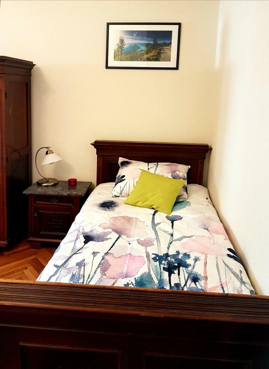 Apartman Natalia Tivat Exteriör bild