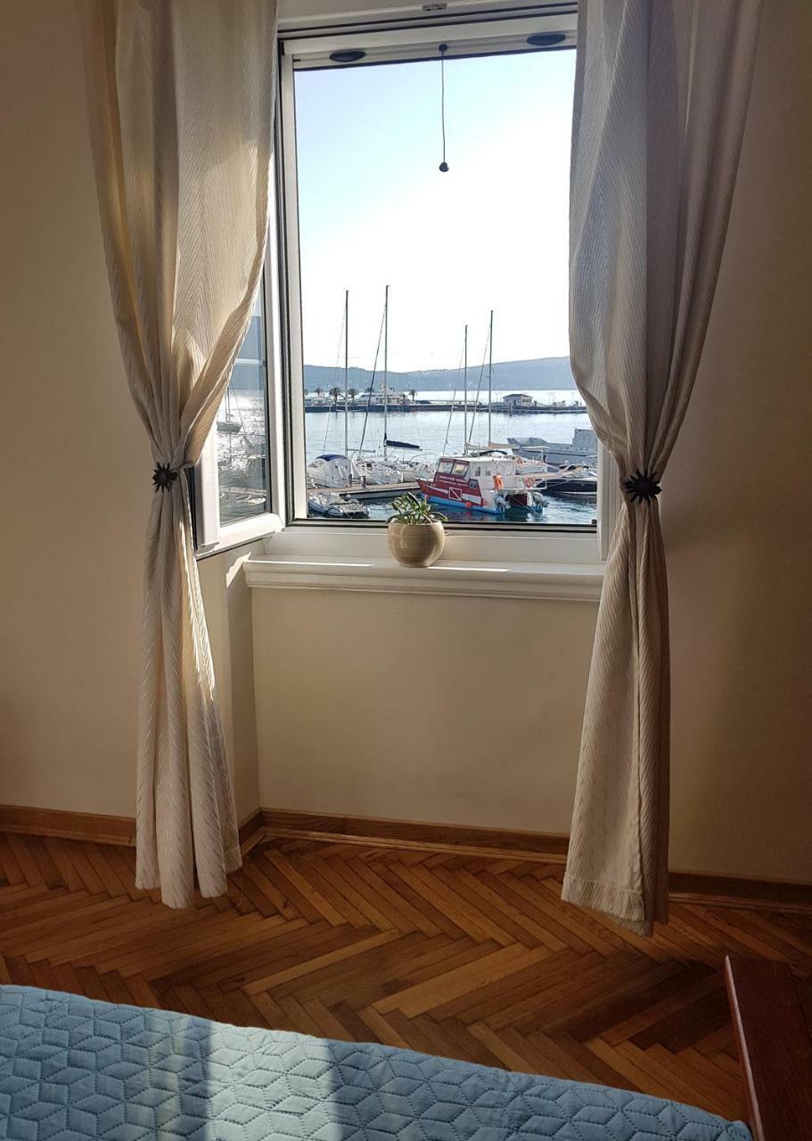 Apartman Natalia Tivat Exteriör bild