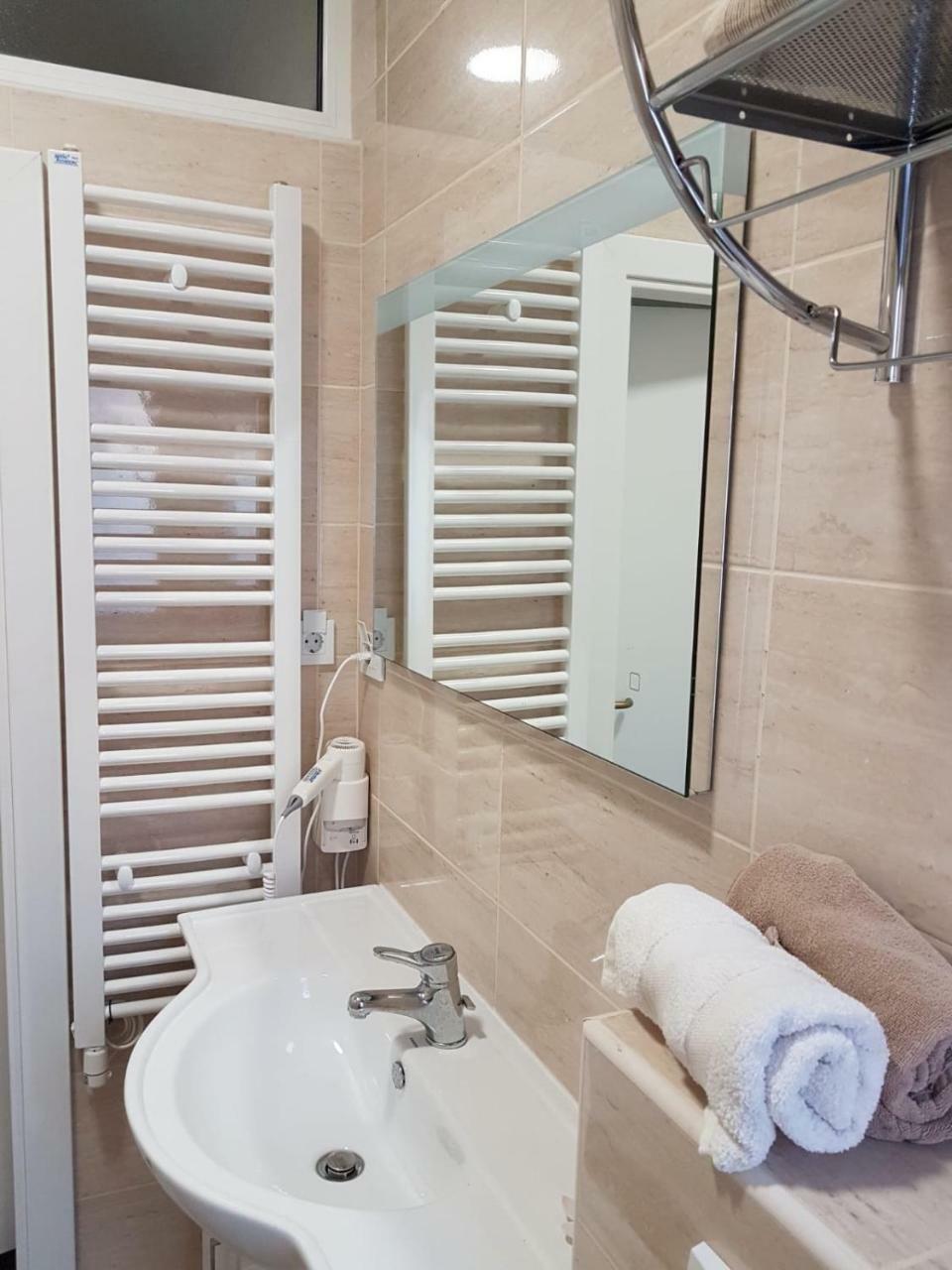 Apartman Natalia Tivat Exteriör bild