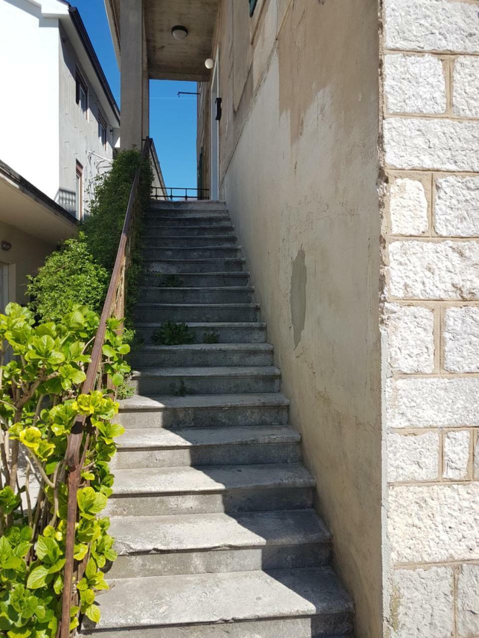 Apartman Natalia Tivat Exteriör bild